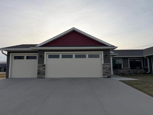 147 Highland Circle, Zumbrota, MN 55992