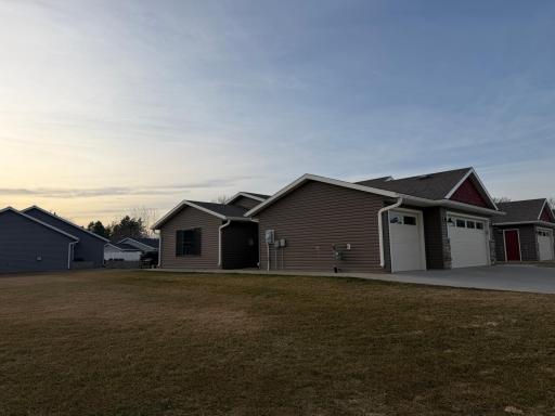 147 Highland Circle, Zumbrota, MN 55992