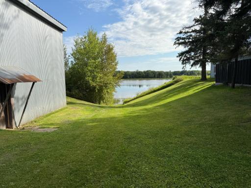 Slope to the shoreline.jpg