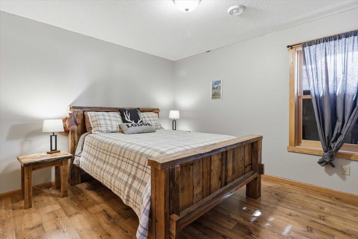 11-2356 340th Ave_Isle-47.jpg