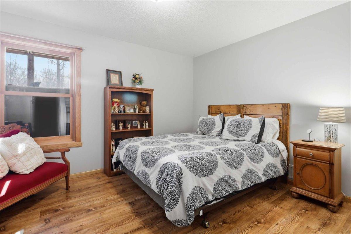 10-2356 340th Ave_Isle-46.jpg