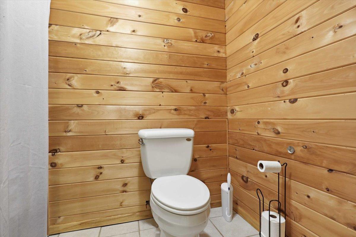 45-2356 340th Ave_Isle-43.jpg