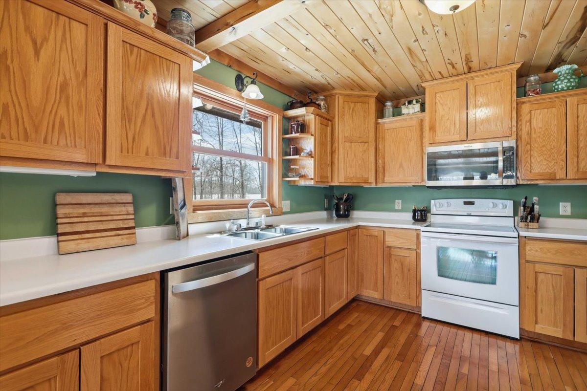 40-2356 340th Ave_Isle-39.jpg