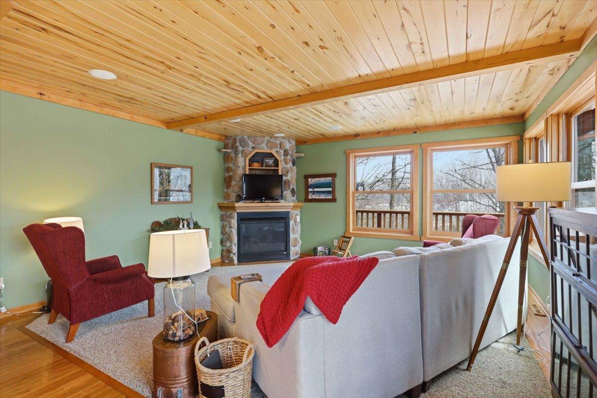 39-2356 340th Ave_Isle-37.jpg