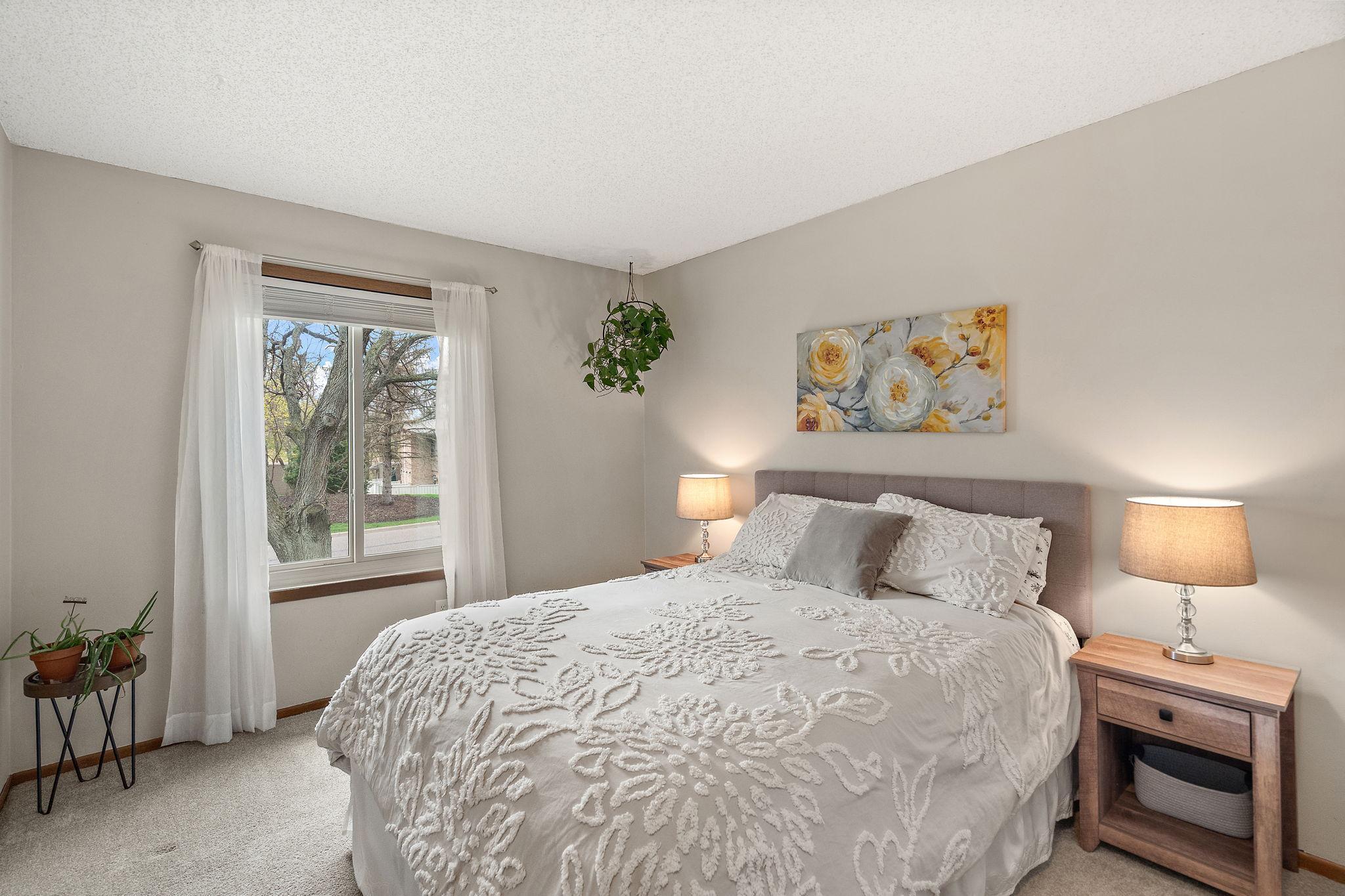 Second upper level bedroom.