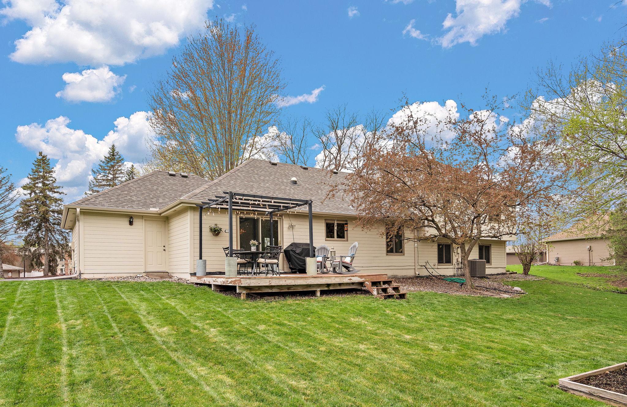 The backyard also has a raised deck with pergola, perfect for entertaining with a BBQ party or simply unwinding after a long day in the tranquility of your own green space.