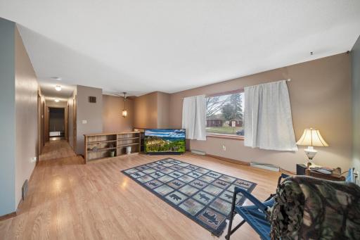 402 E 2nd Street N, Truman, MN 56088