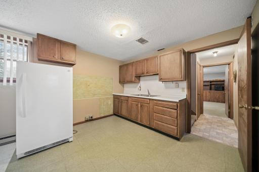 402 E 2nd Street N, Truman, MN 56088