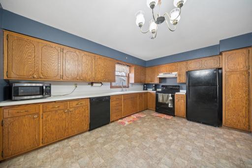 402 E 2nd Street N, Truman, MN 56088