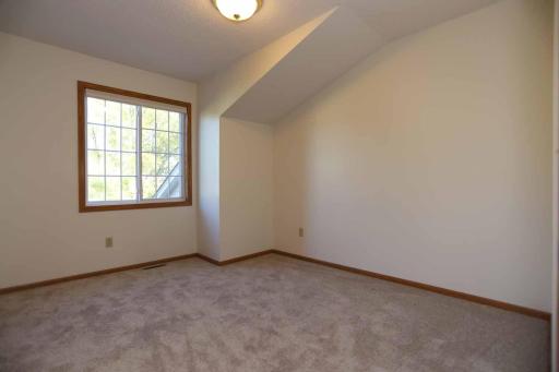 7689 Nicholas Way, Chanhassen, MN 55317