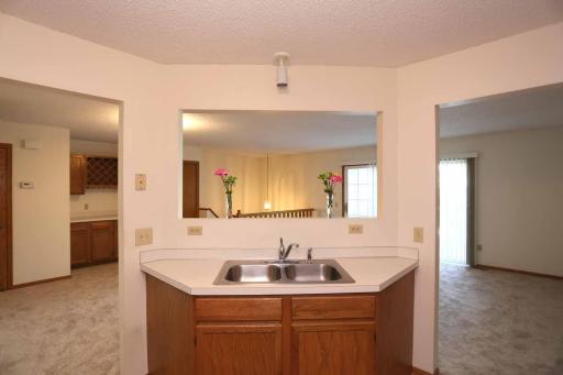 7689 Nicholas Way, Chanhassen, MN 55317