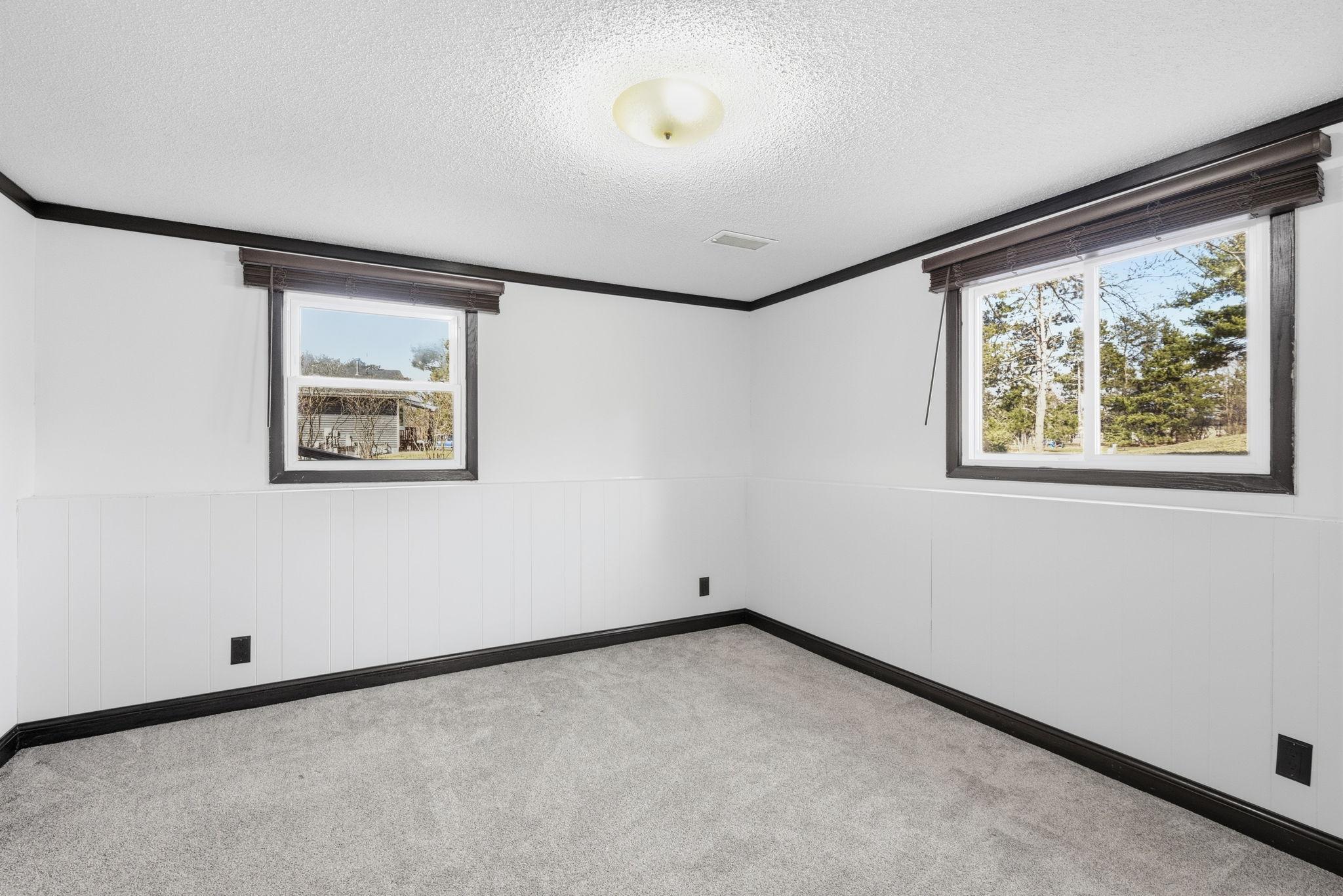 29-web-or-mls-16062-Jenkins-St-NE-29.jpg
