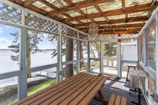 Rain or shine, bug-heavy July or golden September, this screened porch keeps you outside and in the moment. Directly facing the lake, it captures every ripple, every passing boat, every glorious Minnesota sunset.