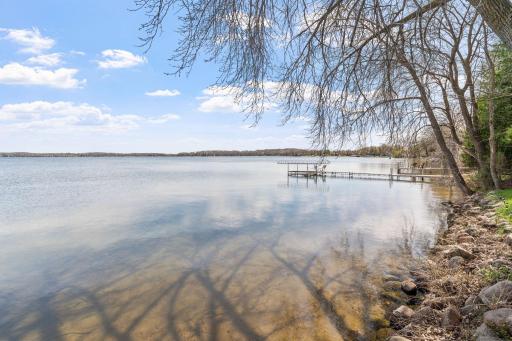 With seven miles of shoreline and a maximum depth of 17 feet, giving boaters, anglers, paddlers, and swimmers plenty of room to spread out and make memories. Anglers will find an impressive variety of fish.