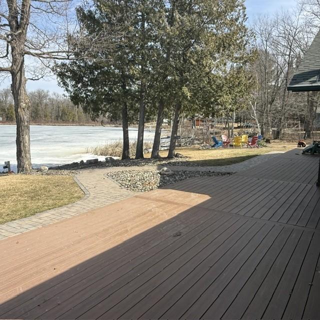 Deck.jpg