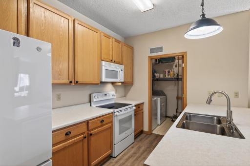 8983 Sawgrass Glen N, Maple Grove, MN 55311