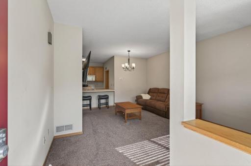 8983 Sawgrass Glen N, Maple Grove, MN 55311