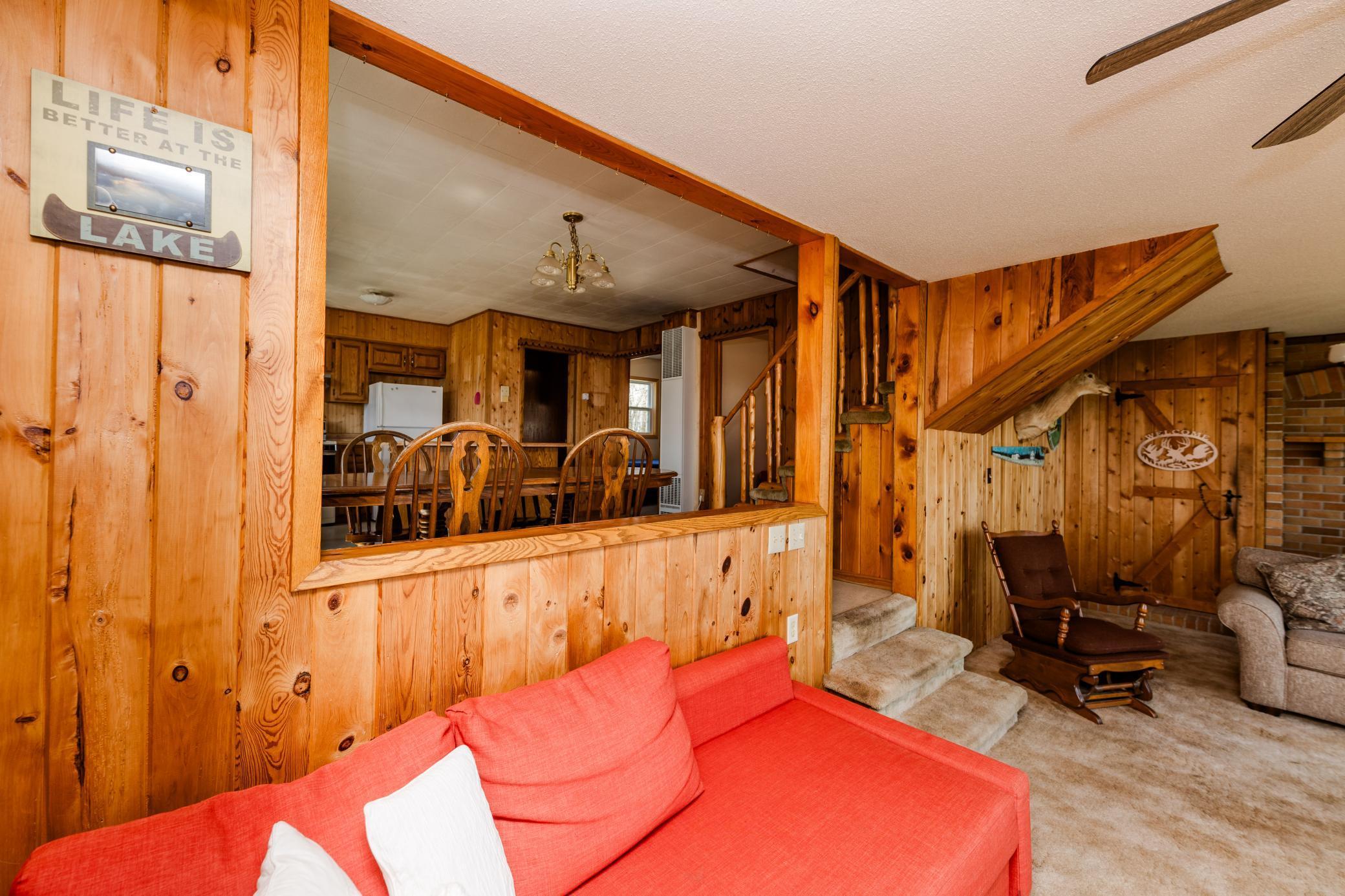 View from Livingroom back into kitchen