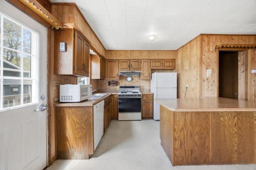 20850 Leona Beach Road, Rochert, MN 56578