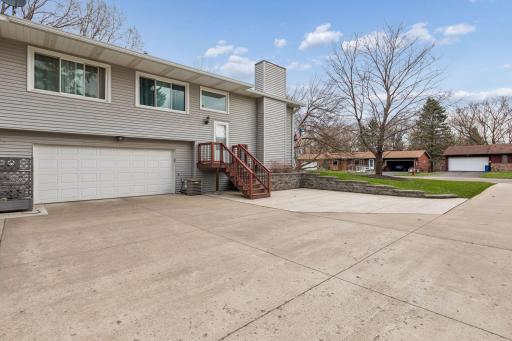 Nice concrete driveway for easy snow removal