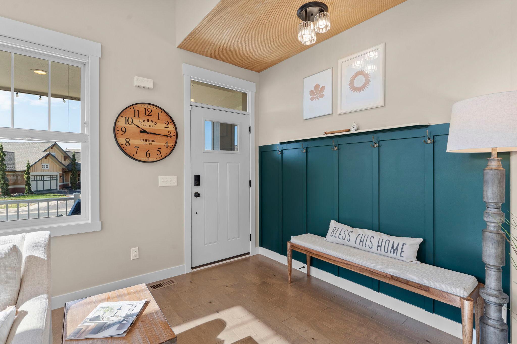 Foyer with custom ceilinng detail