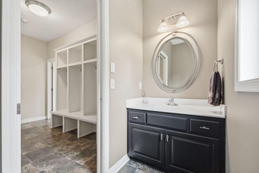 11503 Armstrong Court, Inver Grove Heights, MN 55077