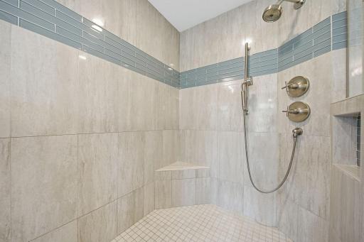 11503 Armstrong Court, Inver Grove Heights, MN 55077
