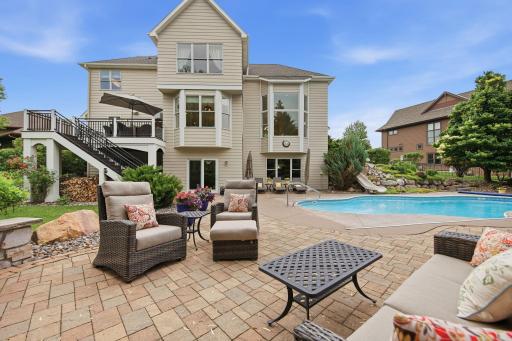 11503 Armstrong Court, Inver Grove Heights, MN 55077