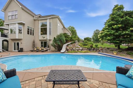 11503 Armstrong Court, Inver Grove Heights, MN 55077