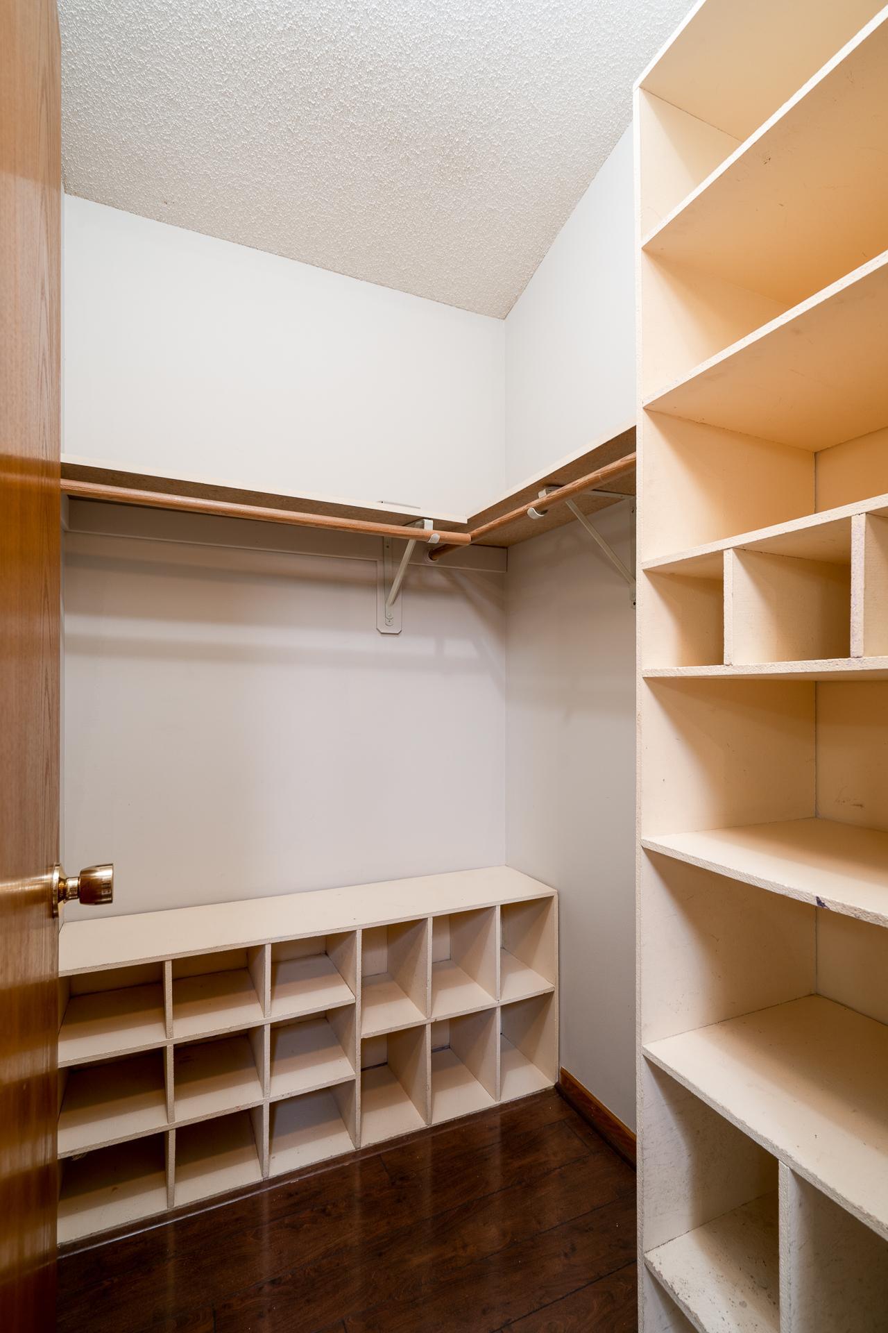 9850 Laguna Circle MLS-10.jpg