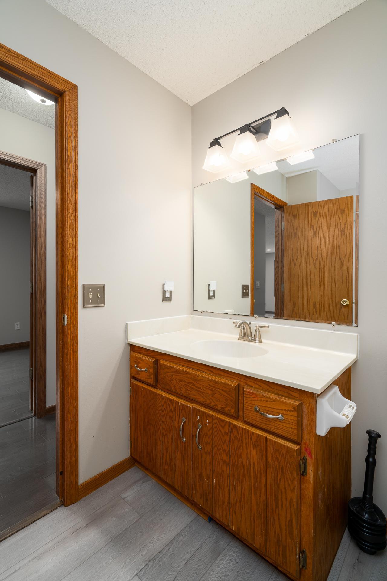 9850 Laguna Circle MLS-19.jpg