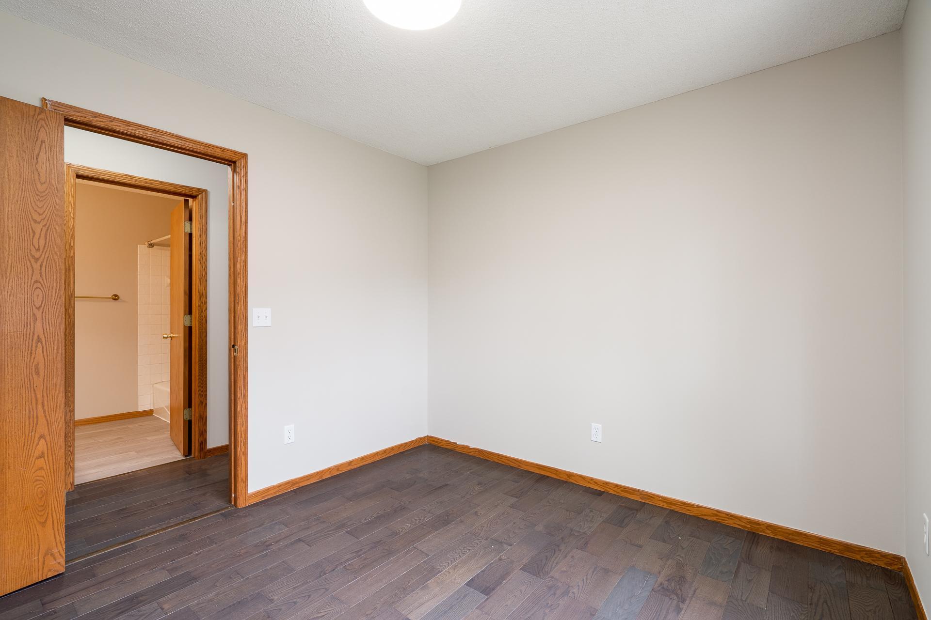 9850 Laguna Circle MLS-22.jpg