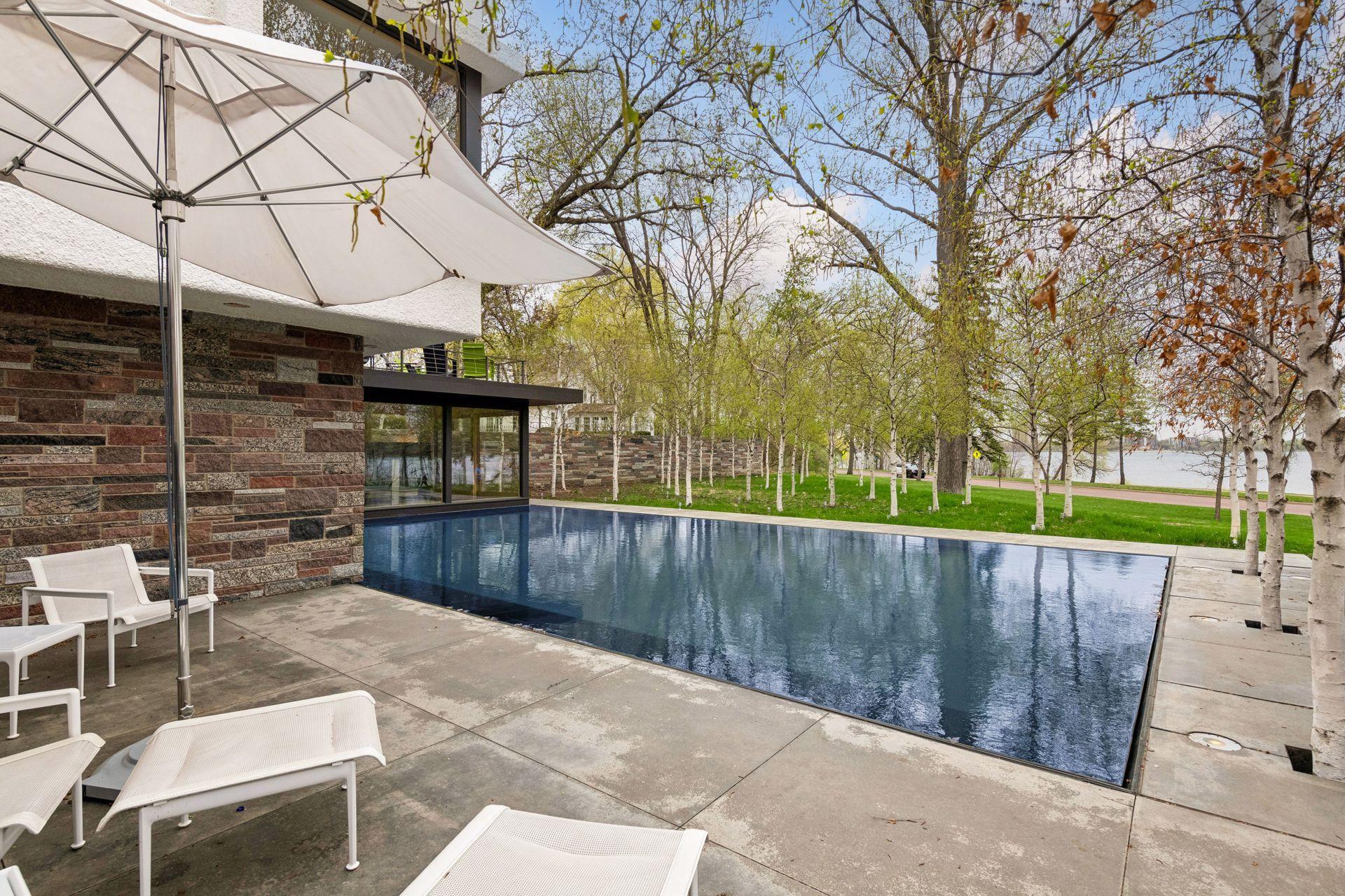 Enjoy private views of Bde Maka Ska.