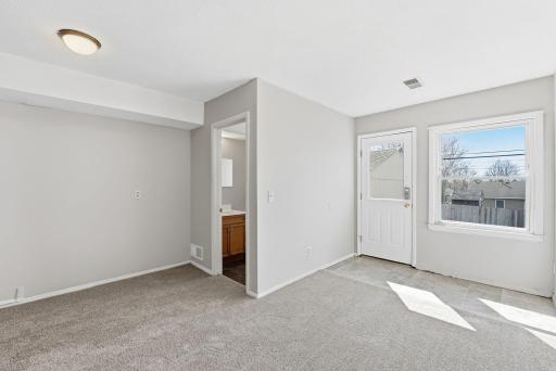 524 37th Avenue NE, Minneapolis, MN 55421