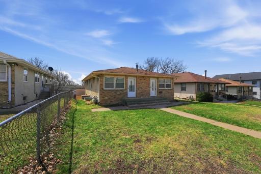 524 37th Avenue NE, Minneapolis, MN 55421