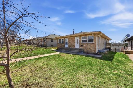 524 37th Avenue NE, Minneapolis, MN 55421