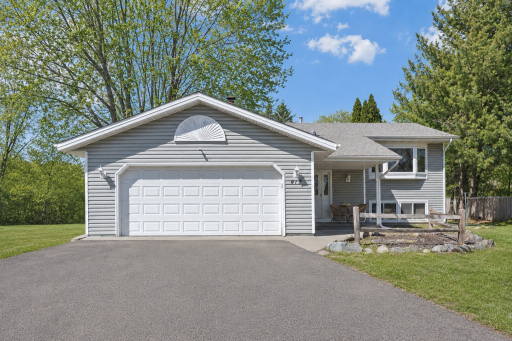 419 Springhill Road, Vadnais Heights, MN 55127