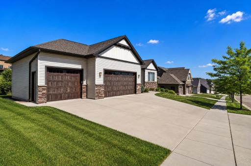 1936 Kerry Drive NE, Rochester, MN 55906