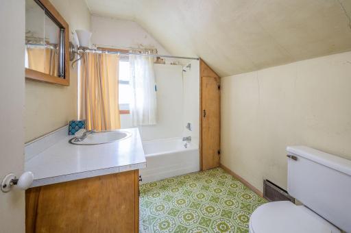 408 1st Avenue W, Swea City, IA 50590
