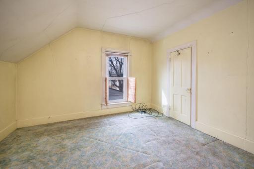 408 1st Avenue W, Swea City, IA 50590