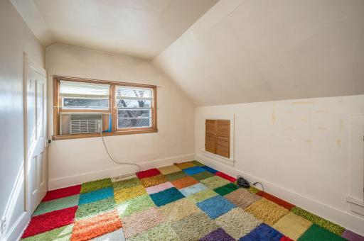 408 1st Avenue W, Swea City, IA 50590