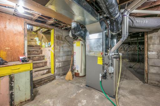 408 1st Avenue W, Swea City, IA 50590