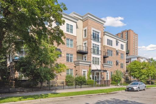 1800 Clinton Avenue, 208, Minneapolis, MN 55404