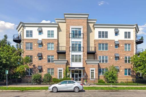 1800 Clinton Avenue, 208, Minneapolis, MN 55404