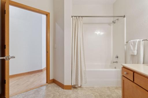 1800 Clinton Avenue, 208, Minneapolis, MN 55404