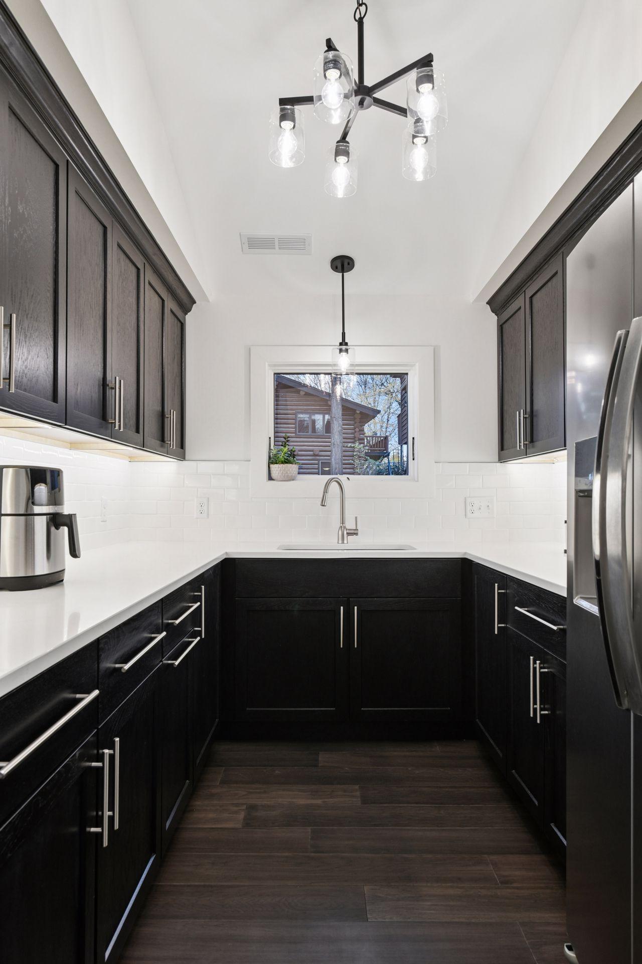 4945 Glen Elyn Road - Spacecrafting - 0035.jpg