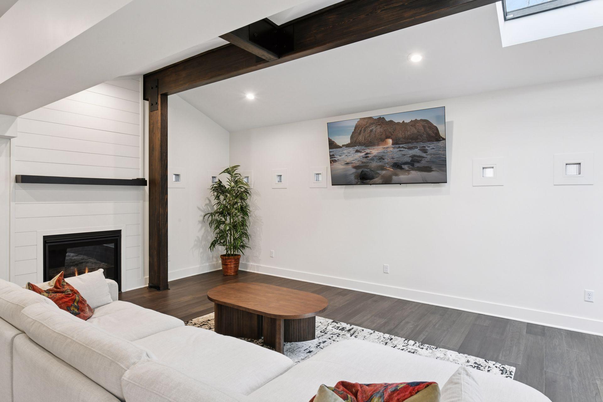 4945 Glen Elyn Road - Spacecrafting - 0015.jpg