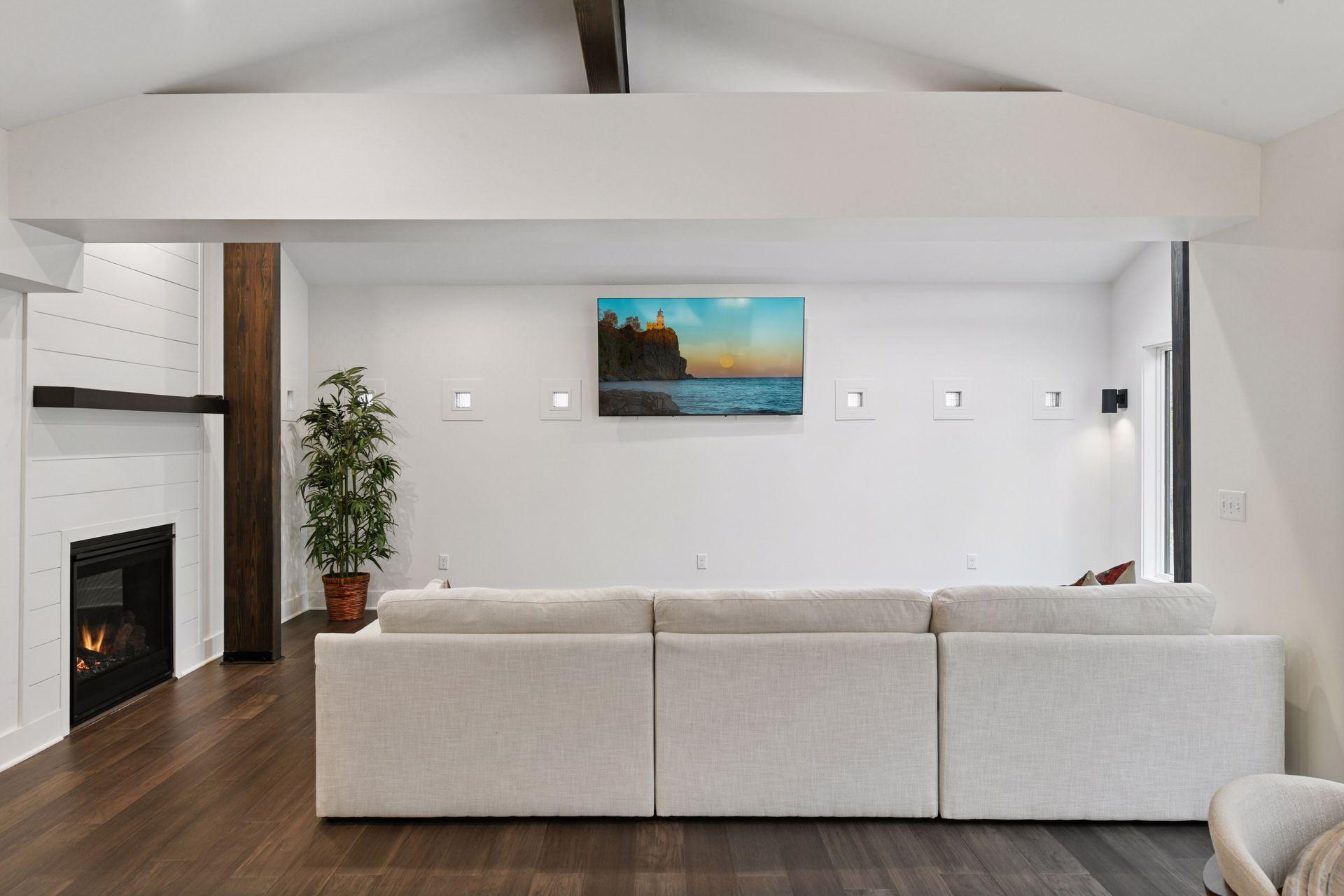 4945 Glen Elyn Road - Spacecrafting - 0014.jpg