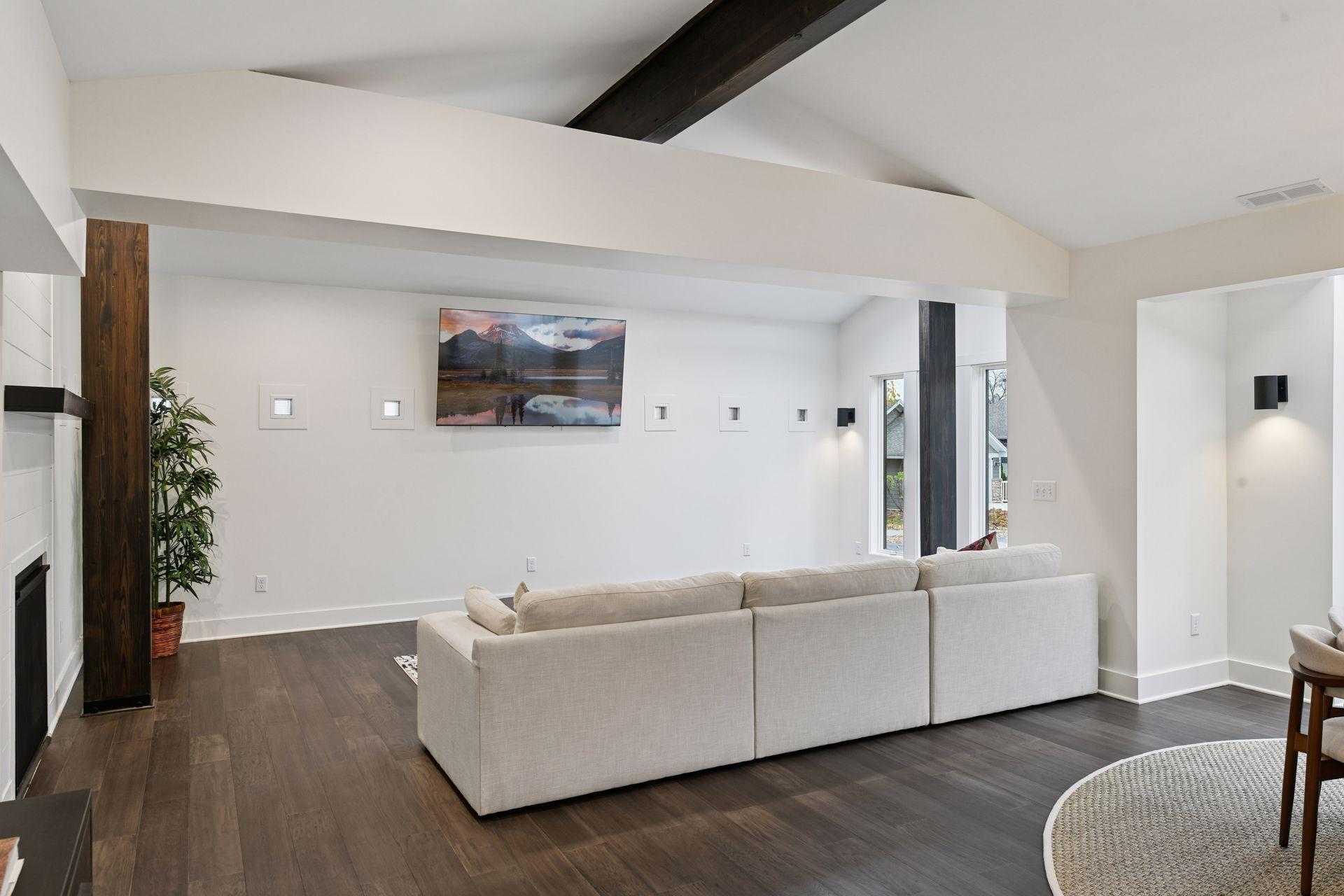 4945 Glen Elyn Road - Spacecrafting - 0013.jpg