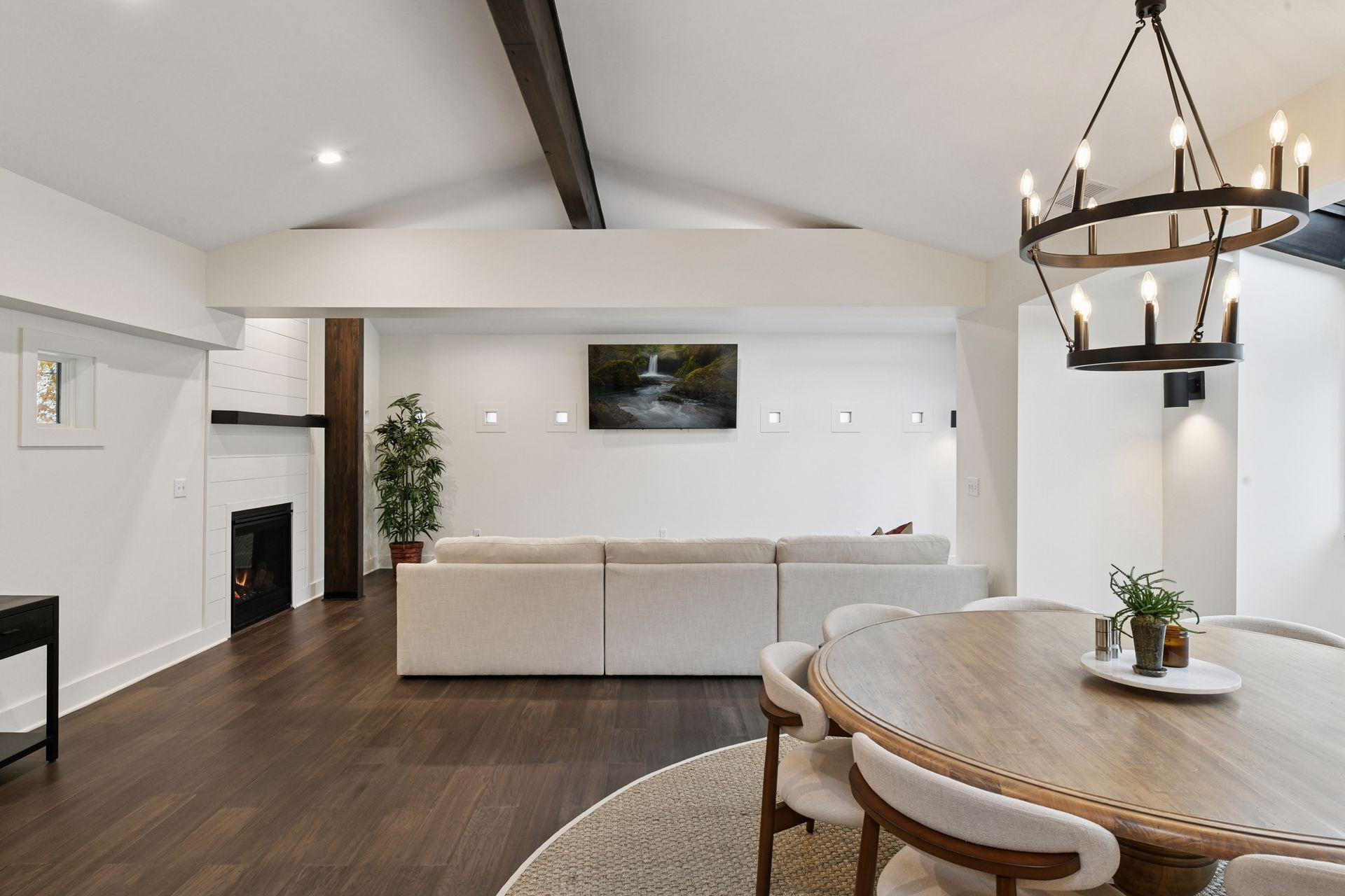 4945 Glen Elyn Road - Spacecrafting - 0012.jpg